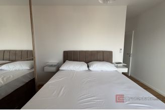 018 2035 261 Trogir Modern three bedroom apartment with a sea view for rent