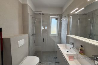 018 2035 261 Trogir Modern three bedroom apartment with a sea view for rent