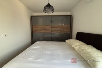 018 2035 261 Trogir Modern three bedroom apartment with a sea view for rent