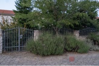 015 2048 42 Dalmatian hinterland Secluded house surrounded by nature for sale