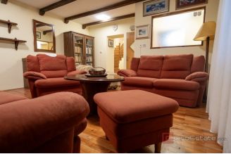 015 2048 42 Dalmatian hinterland Secluded house surrounded by nature for sale