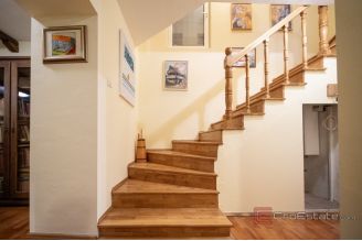 015 2048 42 Dalmatian hinterland Secluded house surrounded by nature for sale