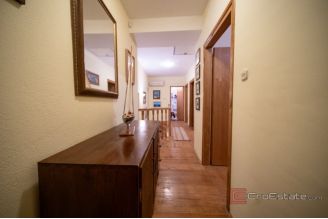 015 2048 42 Dalmatian hinterland Secluded house surrounded by nature for sale