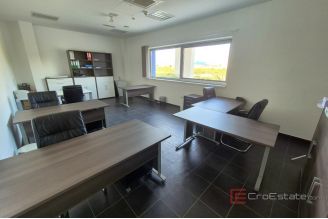 007 2016 671 near sibenik industrial production and storage hall for rent