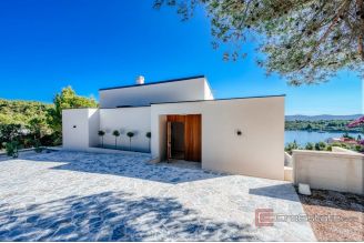 009 5414 30 island iz modern villa with pool for sale