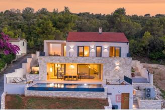 009 5414 30 island iz modern villa with pool for sale