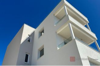 021 2052 77 Rogoznica Apartment with a sea view for sale