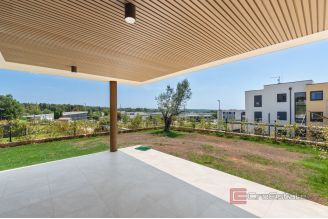008 2053 06 Novigrad Spacious apartment with terrace and a sea view sale