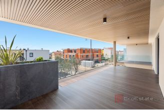 012 2053 09 Novigrad Apartment terrace sea view for sale