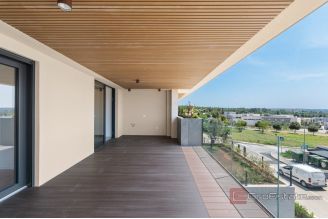 012 2053 09 Novigrad Apartment terrace sea view for sale