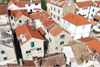 009 2049 59 Split Lucac Three storey stone house for sale