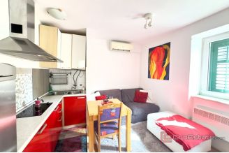 009 2049 59 Split Lucac Three storey stone house for sale