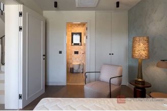 012 1026 25 Pula Villa with pool in a quiet area for sale