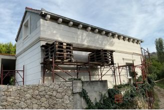 013 2052 80 Split area Stone house surrounded by nature for sale