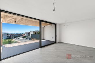 009 2053 15 novigrad modern two bedroom apartment with terrace for sale