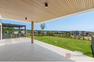 014 2053 11 Novigrad Luxury apartment with spacious garden sale