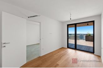 009 2053 16 novigrad one bedroom apartment with terrace and sea view for sale