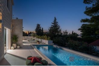 014 2026 114 Brac Stone villa with pool and a sea view for sale