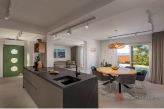 014 2026 114 Brac Stone villa with pool and a sea view for sale