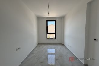 008 2035 263 Ciovo Modern two bedroom apartment with sea view for sale