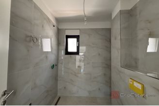 008 2035 263 Ciovo Modern two bedroom apartment with sea view for sale