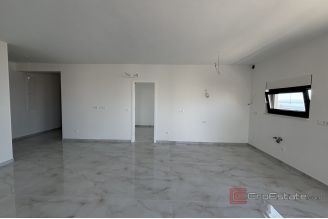013 2035 264 Ciovo Luxury apartment with private pool on a roof terrace for sale