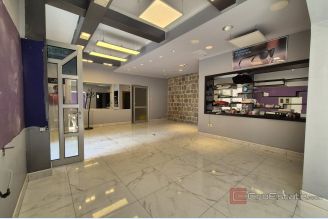 001 2016 673 Split Spacious commercial space for various purposes for sale