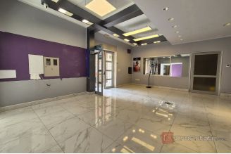 005 2016 673 Split Spacious commercial space for various purposes for sale