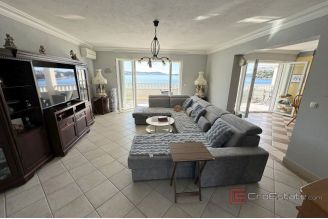 018 2022 384 Rogoznica beautiful villa in first row to the sea