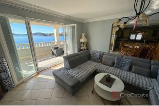 018 2022 384 Rogoznica beautiful villa in first row to the sea