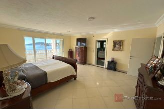 018 2022 384 Rogoznica beautiful villa in first row to the sea