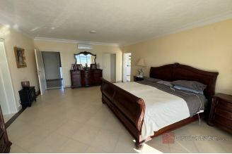 018 2022 384 Rogoznica beautiful villa in first row to the sea