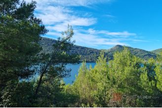 008 5417 30 Peljesac Land in the first row to the sea for sale