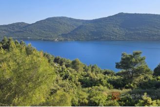 008 5417 30 Peljesac Land in the first row to the sea for sale