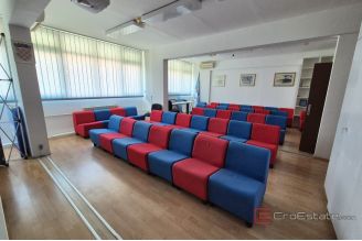 006 2016 674 split centar office space near the city center for rent