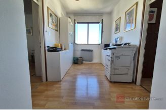 006 2016 674 split centar office space near the city center for rent