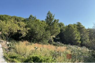 009 2052 81 Brac Land with sea view for sale