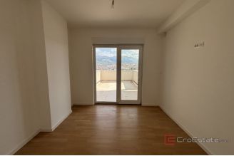 014 2035 265 Split Mejasi Penthouse in a new building for sale