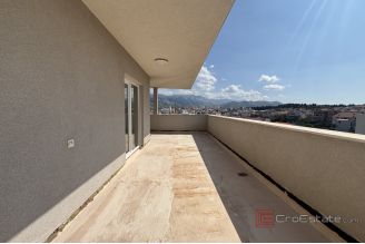 014 2035 265 Split Mejasi Penthouse in a new building for sale