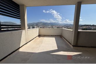 014 2035 265 Split Mejasi Penthouse in a new building for sale