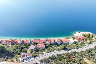 017 2049 60 Makarska Attractive building land near the sea for sale