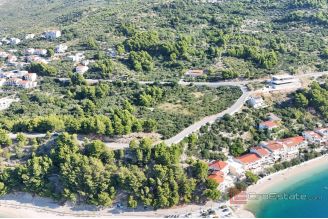 017 2049 60 Makarska Attractive building land near the sea for sale