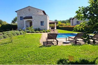 015 1014 36 near porec house with pool for sale