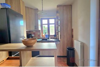 015 1014 36 near porec house with pool for sale