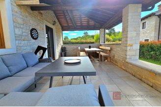 015 1014 36 near porec house with pool for sale