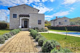 015 1014 36 near porec house with pool for sale