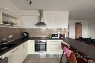 010 5423 30 Ciovo Two bedroom apartment near the sea for sale