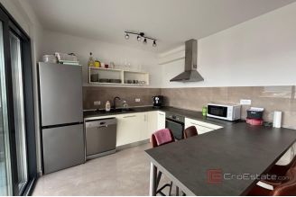 010 5423 30 Ciovo Two bedroom apartment near the sea for sale