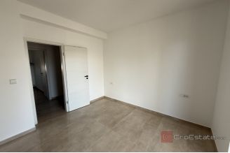 007 2043 181 Zadar Modern apartment with partial sea view for sale