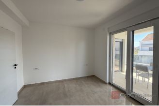 007 2043 181 Zadar Modern apartment with partial sea view for sale